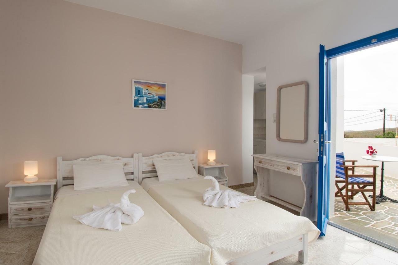 Evgenia Rooms And Apartments Folegandros Town ภายนอก รูปภาพ