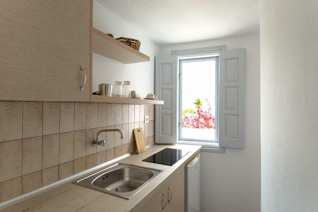 Evgenia Rooms And Apartments Folegandros Town ภายนอก รูปภาพ